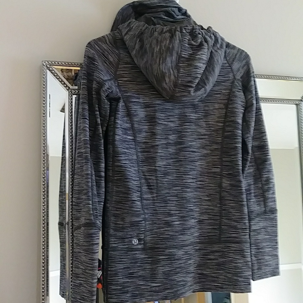 Lululemon Define track run Zip up hooded jacket sz 2 - Picture 6 of 16